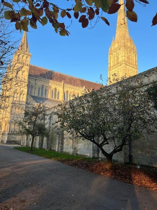 New Studio Apartment - Minutes Walk To Cathedral 索尔兹伯里 外观 照片