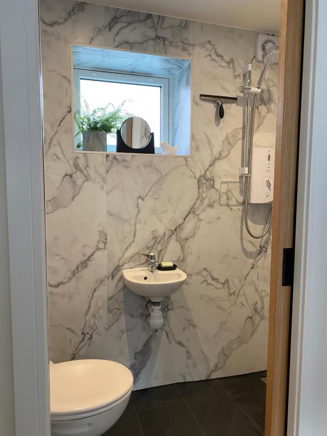 New Studio Apartment - Minutes Walk To Cathedral 索尔兹伯里 外观 照片