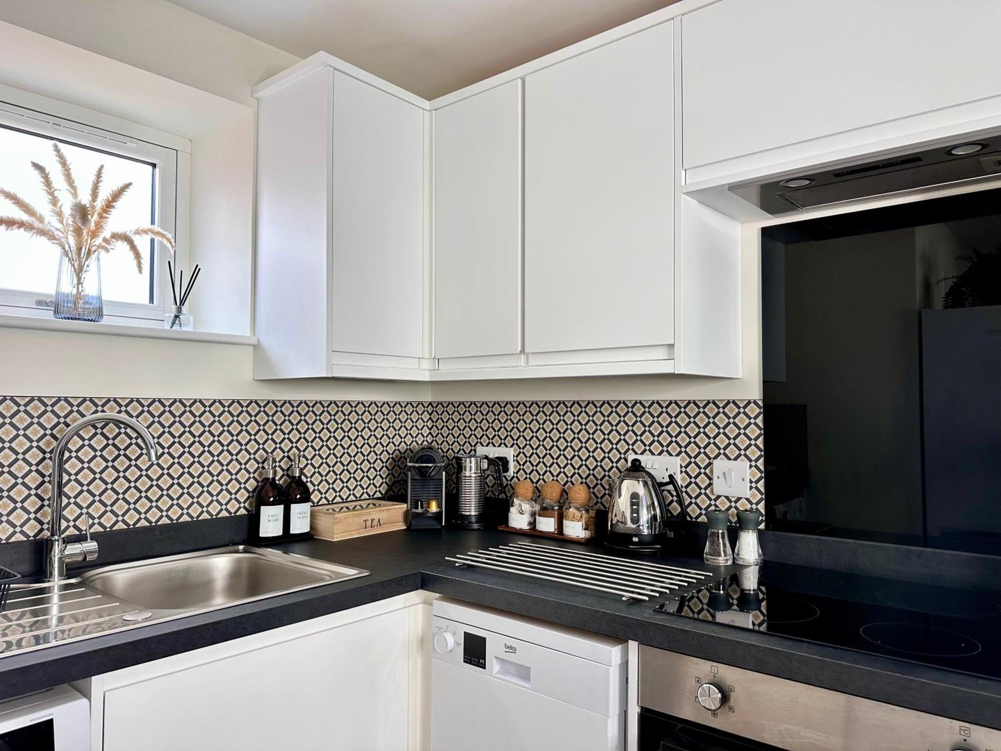 New Studio Apartment - Minutes Walk To Cathedral 索尔兹伯里 外观 照片